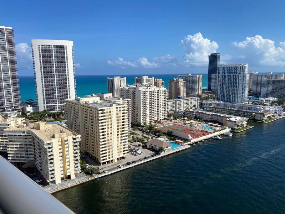 Amazing 1B-1B Apartment With Amazing View! 28A Hallandale Beach Exterior photo